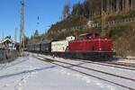 V 100 1019 hauls an extra train from Titisee into Seebrugg on 30 December 2024.
