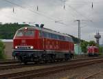 The 225 086-8 of the  Rheinische Eisenbahn (RE) passes on 08.07.2012 at Siegen (Kaan-Marienborn) towards Haiger.