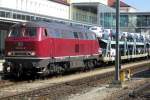 IGE 216 224 hauls an automotives train through Regensburg Hbf on 17 September 2015.