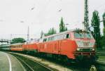 On 27 May 2002 DB 218 443 with sister and EC Zrich-Mnchen stood at Lindau Hbf. 