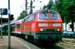 DB 218 167 calls at Singen on 24 May 2002.