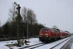 The days of manually operated signaling are numbered in Niebüll and the era of Class 218 also draws to a close. From Summer 2026 almost all CLass 218 will have been replaced and the old signalling given way to more modern signalling. On 16 February 2026 DB 218 470 hauls an RE to Westerland (Sylt) out of Niebüll and passes the old signal mast.