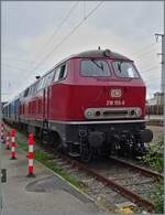 The beautiful NeSA V 218 155-0, finished in an old-style red livery, is stationed in Singen (Htwl). Later this afternoon, it will haul the R 3 service to Aalen (via Friedrichshafen and Ulm).

Oct 18, 2026 