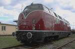 During an Open Day at the RheinCargo works in Neuss am Kaiser, a nice exhibition of locomotives could be visited for free. Amongst the guests was VEB V 200 122, restored back into DB (West) 1950s painting.