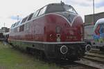 During an Open Day at the RheinCargo works in Neuss am Kaiser, a nice exhibition of locomotives could be visited for free. Amongst the guests was VEB V 200 122, restored back into DB (West) 1950s painting.