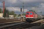EBS 232 690 leaves Benesov u Prahy with one of 25 extras on Saturday 27 September 2025.