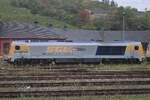 SGL V 400.11 stands in Würzburg Hbf on 30 September 2025.