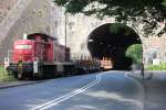 On this Picture you can see 294-850-3 with a freight train .
The freight train drives through the Kruiner tunnel, on his way from Hagen to Ennepetal-Altenvoerde. 5.6.2013