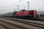 On 2 January 2020, DB 294 593 shunts a local freight at Singen (Hohentwiel).