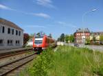 612 059 is moving out of the station of Schwarzenbach an der Saale on May 19th 2013.