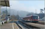 The DB 628/928343-3 to Ehingen is arriving in the Blaubeuren Station.