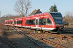 946 513-8 + 646 013-2 + 946 013-9 arriving at Velten station in service as RE6 towards Berlin-Spandau station. Velten, 2015-02-15