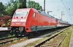 On 29 July 1998 DB 101 044 gets coupled to an EuroCity from Amsterdam to Cologne at Emmerich, where the loco switch takes place for hauled trains.