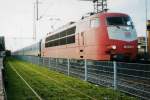 On 20 Juli 1998 103 233 with IR to Mnster (Westfalen) entered Oberhausen Hbf.

