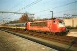 On 25 August 1997 103 180 with Dutch IC-Stock readies herself for departure to Viersen, Mnchengladbach and Kln Hbf at Venlo.