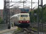 German high speed locomotive 103 235-8 with an TEE train, 2009-07-11 in Berlin Hauptbahnhof.