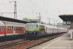 With NMBS stock, 103 220 passes through Köln Deutz on 13 April 2001.