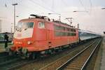 The very InterRegio classic for at least west-Germany: 103 115 (the first Class 103 to lose the TEE colours in exchange for this Himberrot) hauls IR 'AGRICOLA' into Hamm Pbf on 17 July 1998.