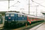 A long time favourite amongs German loco fans was 110 228 due to her blue paint, as seen on this scanned picture, taken on 24 May 2002 at Singen (Hohentwiel).