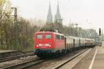 Rheingold headed by 110 249 passed Kln-Deutz on 22 May 2001.