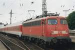 On 24 May 2004 DB 110 356 stands at Hamburg-Altona with an overnight train to Brennero in Italy.