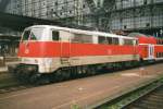  No orange waistband! She ought all be Traffic Red!  -and so the somewhat rebellious workers of FFM-1 painted just the waistband Traffic Red. Alas, all 111s are now completely TR, but on 28 July 1999 111 175 upheld the Flag of Freedom in Frankfurt (Main) Hbf.