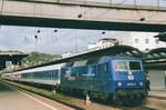 On 21 May 2002 ZDF loco 120 151 stands with an Interregio to Stuttgart in Ulm.