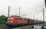 Coal train with 140 652 pauses at Wels Hbf on 4 June 2006.