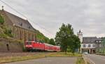 . 143 647 is hauling the RE 1 (Mosel-Saar-Express) Koblenz Hbf - Saarbrücken Hbf through Gondorf on June 20th, 2014. 