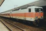Scanned photo of 143 635 with S-Bahn at Essen Hbf on 16 April 1998.