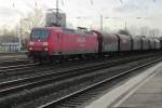 The only challenge of Oberhausen Osterfeld Sd is, that the Sun shines against the photographer making pictures somewaht difficult on sunny days. A pity, since Oberhausen Osterfeld Sd sees an almost incessant flow of freights passing by; 145 059 being one of these on 7 January 2014.