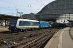 InteGro/PRESS 145 068 hauls a sister loco and one of the many car transporting trains through Bremen Hbf on 20 February 2026.