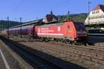 Advertising TRAXX 146 208 calls at Plochingen on 19 September 2025.