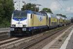 Eine der sehr wenigen Metronom-Lokomotiven, die noch die Metronom-Logos tragen, ist 146 535, hier am 20. August 2026 bei einem Halt in Celle zu sehen. Aufgrund finanzieller Schwierigkeiten musste Metronom ihre Franchise Hamburg–Hannover–Göttingen bereits im Mai 2026 statt im Dezember 2028 einstellen.