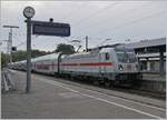 The DB 147 561 with an IC Singen - Stuttgart in Radolfzell (without custumer till Singen).