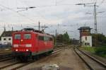 151 127 passes the signal box in Dillingen (Saar) on 16 September 2011.