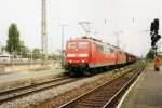 Erzbomber with 151 103 passing through Troisdorf on 13 April 2001.