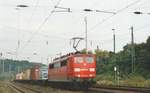 RaiLioN Deutschland 151 137 hauls an intermodal freight through Köln West on 1 September 2005. 