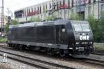 OHE 185 534 runs light through Regensburg Hbf on 17 September 2015.