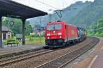 On 2 June 2012 DB 185 236 speeds through Bacharach.