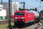 DB 185 161 hauls a mixed freight through Plochingen on 8 July 2022.