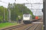 Metrans 186 183 passes through Wijchen on 23 November 2012. Metrans is a Chech operator that has been active in the Netherlands with Kijfhoek<->Dresden<->Praha-Uhrineves container shuttles..