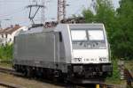 Germany has had a very long tradition of foreign mercenaries and Akiem 186 185 seems willing to renew that tradition: Akiem is a French loco lease pool and her 186 185 stands here in Osnabrck Hbf in Germany on 6 May 2011.