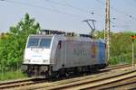 Novelis 186 431 was photographed from behind the window of 'my' train on 3 May 2018 at Frankfurt (Oder). 