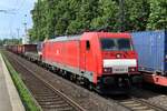 DB Cargo 186 337 passes through Köln SÜd on 19 May 2022.