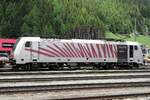 Le 4 juin 2015, la Lokomotion 186 285 quitte Brennero avec un train court en direction nord. Les TRAXXlocos Railpool 186 281-288 ont passé environ deux ans chez Lokomotion, en attendant l'arrivée d'une série plus récente sous la forme des 186 441-446.