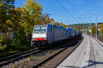 186 282 (91 80 6186 282-0 D-Rpool) från Railpool GmbH (München), leasat till LOKOMOTION Gesellschaft für Schienentraktion mbH (München), kör med ett kombitåg genom Kirchen/Sieg station mot Köln den 16 oktober 2026.

Bombardier TRAXX F140 MS byggdes 2009 av Bombardier Transportation GmbH i Kassel under fabrikationsnummer 34468 och var ursprungligen avsedd som E 186 912 för CBRail (Luxemburg), men konverterades i juli 2010 till lands-paketen och godkännanden för Tyskland, Österrike och Italien (D/A/I) och levererades sedan till Railpool GmbH som 186 282.

TRAXX F140 MS är ett fyraxligt multisystemlok med en effekt på 5 600 kW (4 000 kW vid 1,5 kV likström) för gränsöverskridande trafik. Loket drar huvudsakligen godståg på de stora europeiska huvudlinjerna och kan användas i alla kraftsystem. Inom godstrafiken uppnås en maxhastighet på 140 km/h. De 85 ton tunga lokomotiven har ett startdragkraft på 300 kN.