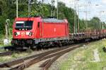 On 25 May 2022 DBC 187 136 hauls a block train through Donauwörth.