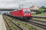 DBC 187 187 hauls a mixed freight through Regensburg Hbf on 27 May 2022.