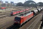 Under tricky conditions, 189 017 passes through Dresden Hbf on 8 April 2018.